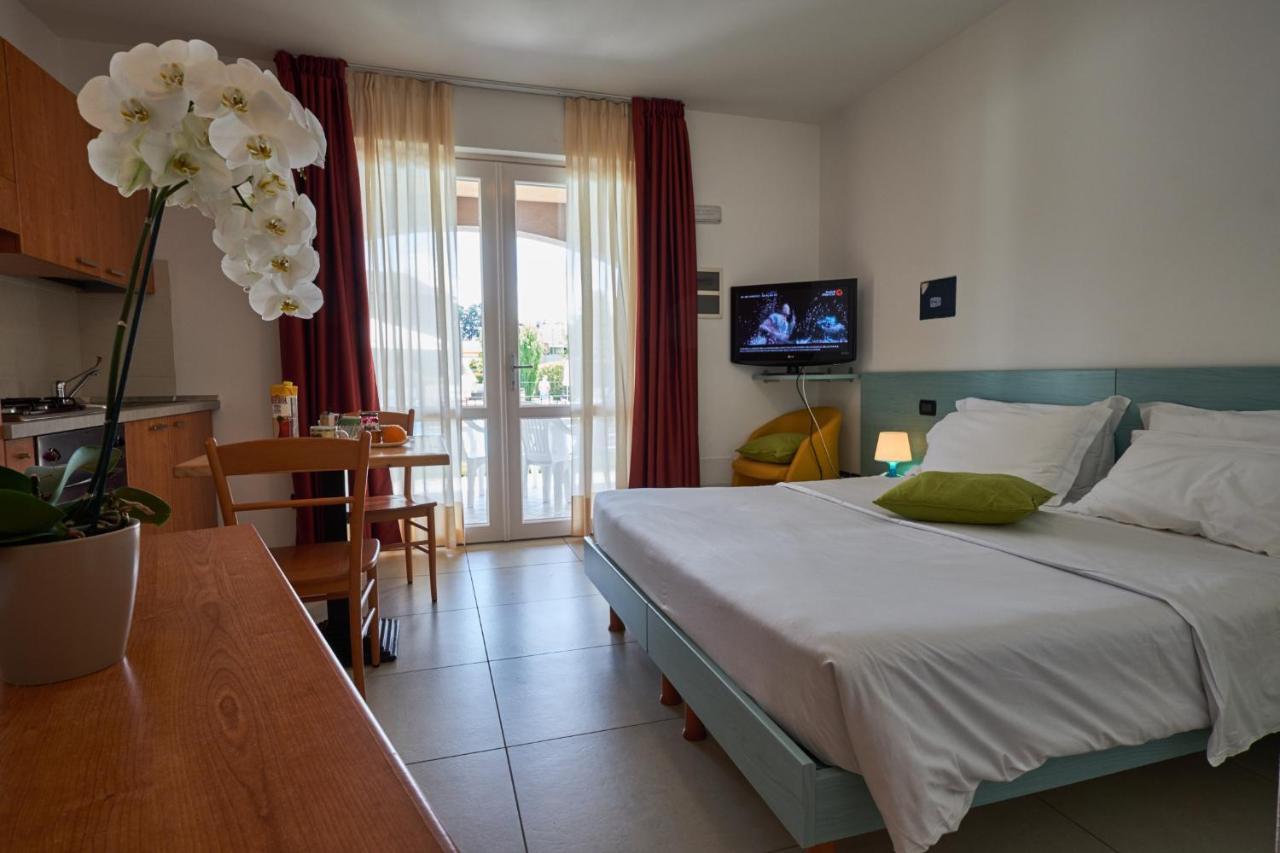 Villaggio Turistico Lugana Marina Sirmione Exterior foto